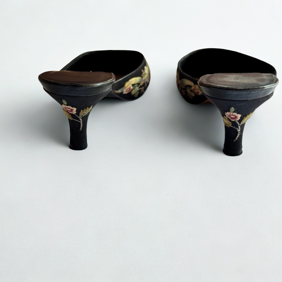 Chelsea Textiles Black Floral Embroidered Kitten Heel Mules Size 10 - Picture 5 of 6
